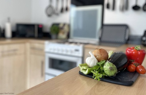 Umberleigh House | WINDERMERE LODGE | 2 Bedrooms | High Bickington | Sleeps 4