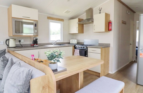 Morecambe Cottage | WINDERMERE LODGE, pet friendly, country holiday cottage in No Village