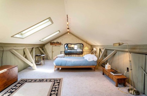 Windham House | Windham Estate w/8 BRs, 5800 sq. feet and Hot Tub
