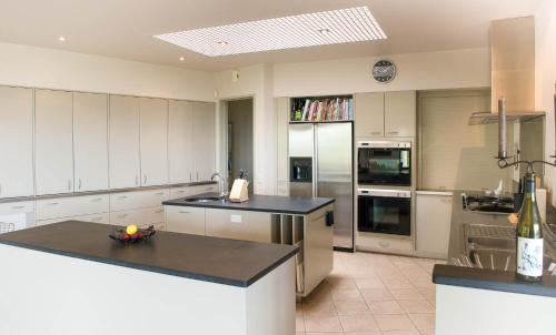 Tasman Apartment | Windhover Suites