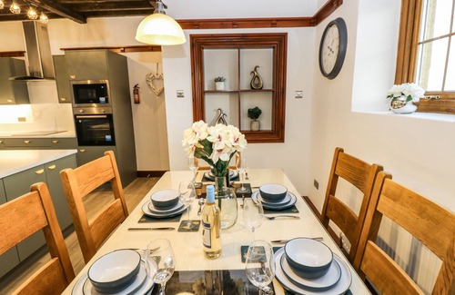 Woodhorn Cottage | WINDING WHEEL COTTAGE, pet friendly, with open fire in Ashington