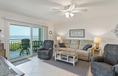 Crescent Beach House | Windjammer 209
