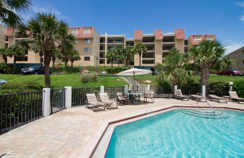 Crescent Beach Apartment | Windjammer 316