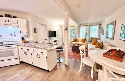 Fontana Condo | Windmill Cottage at Abbey Springs Near Lake & Shops!