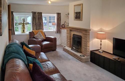 Little Eaton House | Windmill Cottage