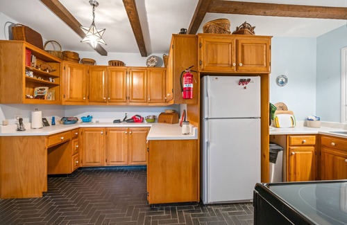 Fort Erie Cottage | Windmill Point Place - All yours - Private Beach Location