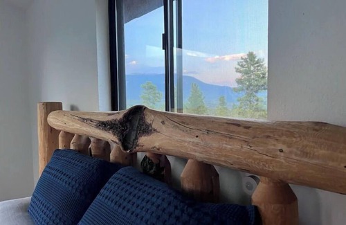 Bailey House | Window of the Rockies!