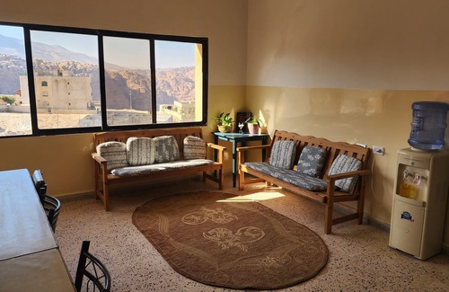 Wadi Musa Bed & Breakfast | Window on petra