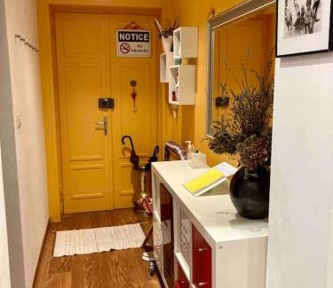 San Giovanni-Chiadino-Rozzol Apartment | Windows on the garden