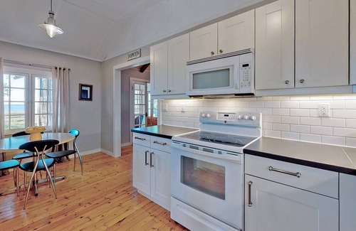 Fort Erie Cottage | Windpoint Cottage - Lazy Days and Starry Nights