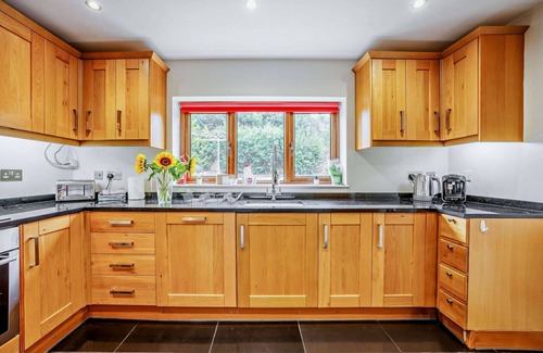 Chipping Norton House | Windrush - Large House with Stunning Rural Views