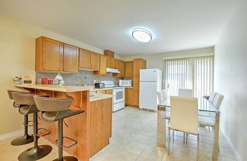 Woodslee House | Windsor 5 beds 3 baths minutes from the Battery Plant