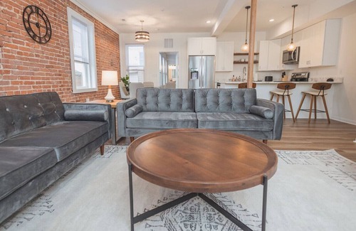 Martinsburg Apartment | Windsor Castle- one bedroom apartment