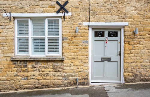 Chipping Norton House | Windsor Cottage-Bolthole in heart of CN