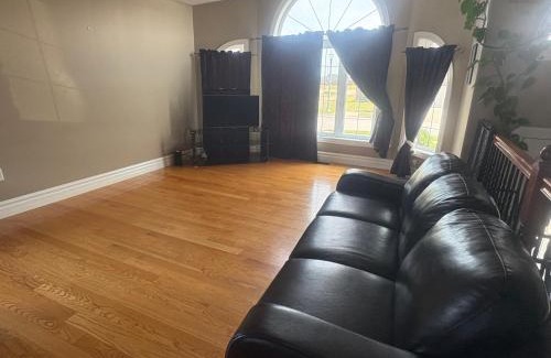 Woodslee House | Windsor Home Room 3