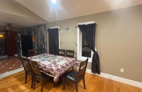 Woodslee House | Windsor Home Room 4