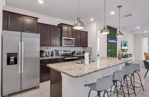 Davenport House | Windsor Island Oasis