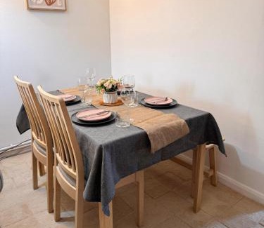 Slough House | Windsor & Legoland Stay, Slough & Free Parking - Berkshire