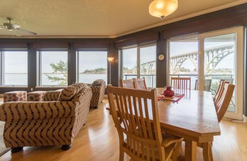 Newport House | Windward at the Regatta