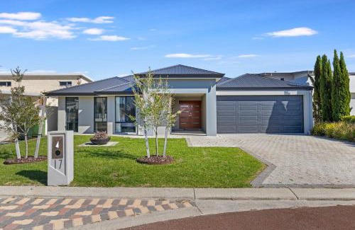 Geographe House | Windward Marina Retreat
