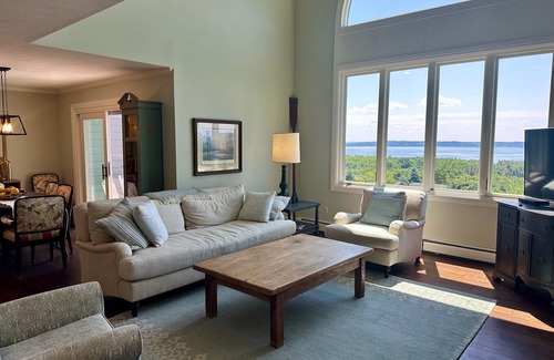Forest Beach Condo | Windward Passage: 3 BR, 2.5 BA in Harbor Springs , Sleeps 6