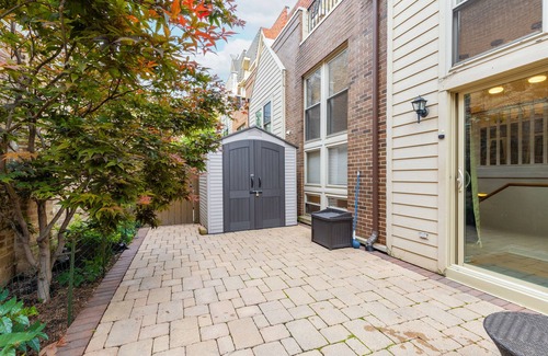Old Irving Park House | Windy City Getaway 3br 2ba Chicago Townhouse 3 Bedroom Home by RedAwning