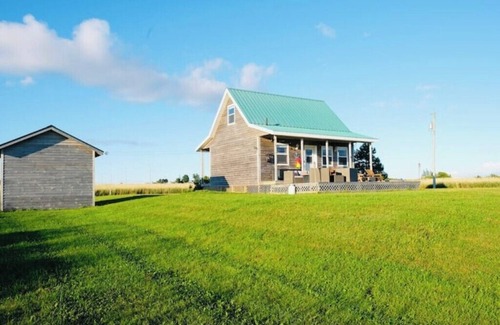 Hamilton Cottage | Windy Dreams: an idyllic, cozy seaside PEI cottage