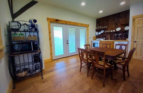 Seneca Cottage | Windy Hill Cottage