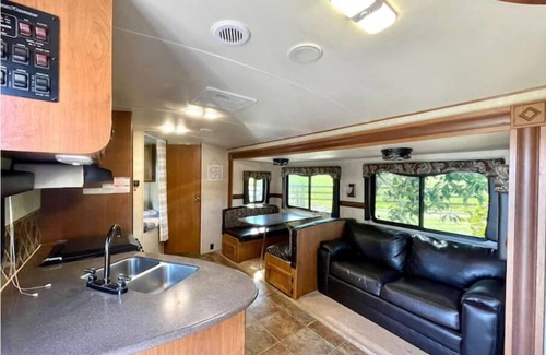 Sardis House | Windy Mountain RV Suite