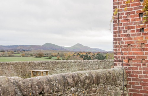 Eaton Mascott Cottage | Windy Mundy Farm
