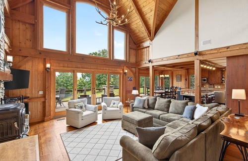 Fairview Other | Windy Path Farm | Animals, Hot Tub, Game Room + Breathtaking VIEWS!