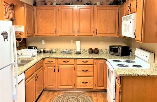 Wears Valley Cabin | Windy Ridge – Pet-Friendly w/Fenced Yard + FREE Tickets! Wears Valley!