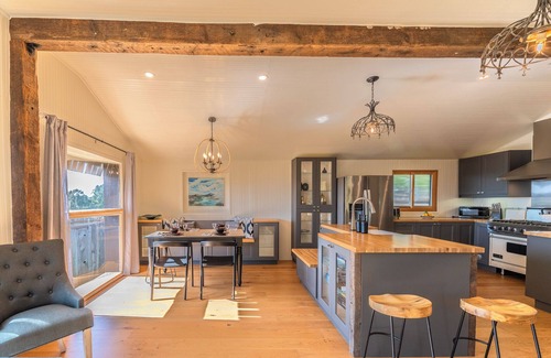 Old Town House | WindyHideaway:Coastal Family Fun in Bodega Bay! NEW & Inspiring Retreat!GmRm