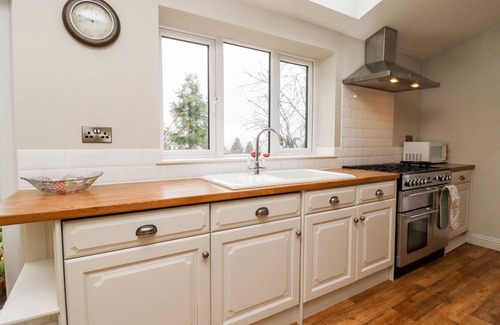 Ingrow Cottage | WINDYWAYS, family friendly, character holiday cottage in Haworth