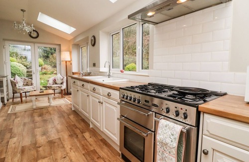 Ingrow Cottage | WINDYWAYS, family friendly, character holiday cottage in Haworth