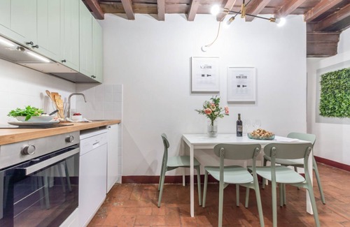 Oltrarno Apartment | Wine Apartments Florence Ciliegiolo