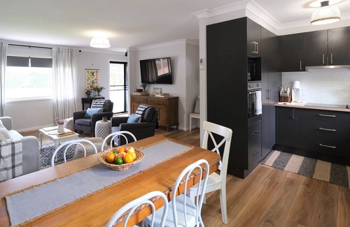 Woodlands House | Wine Country Cottage in the Southern Highlands