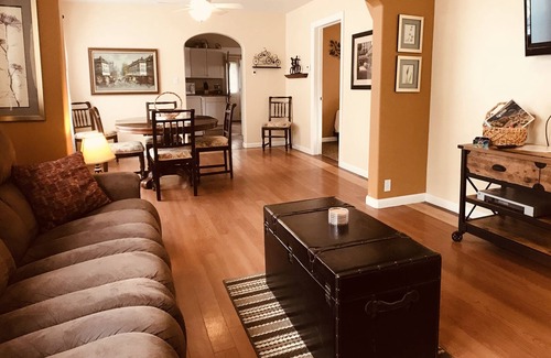 Palisade House | Wine Country Cottage -Located in Wine Country. Downtown and Close to Wineries