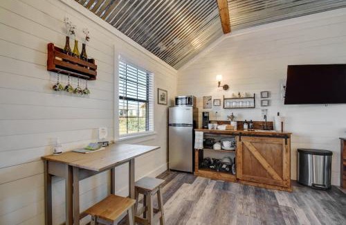 Fredericksburg House | Wine Country Cottage with Scenic Hill Country Views