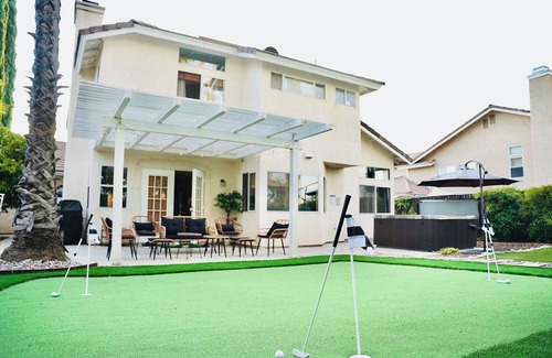 Temecula House | Wine Country Escape: Golf, Pool Table, Hot Tub & BBQ