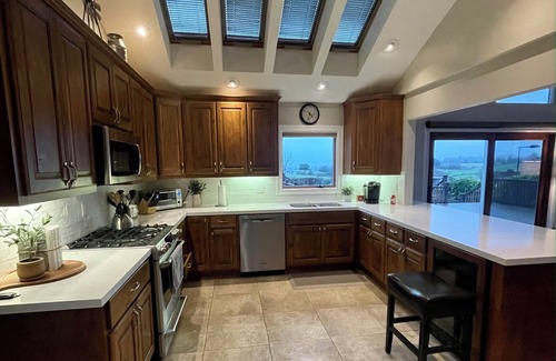 Petaluma House | Wine Country Estate: Luxury Pool, Water Slide, Hot Tub