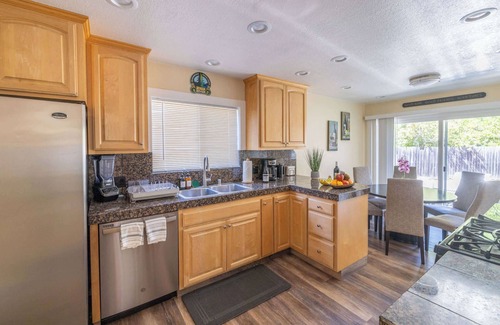 Santa Rosa House | Wine Country Fairgrounds AC BBQ Downtown Stocked!