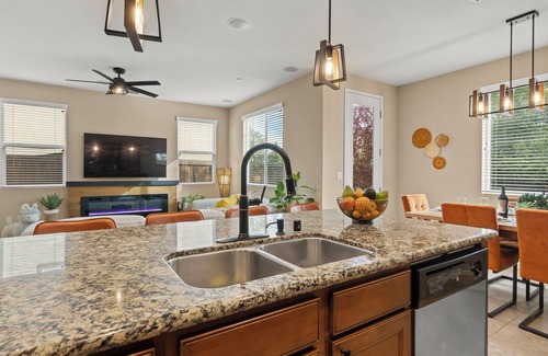 Nut Tree House | Wine Country Farmhouse with Fire Pit & BBQ near Napa, San Francisco & Sacramento