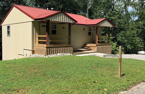 Cobden House | Wine Country Hideaway Near Wineries & Giant City
