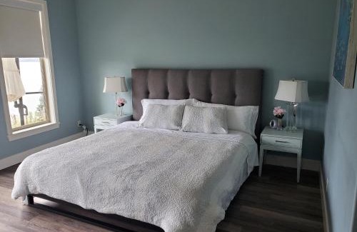 Westbank Apartment | Wine Country Luxury Waterfront Condo
