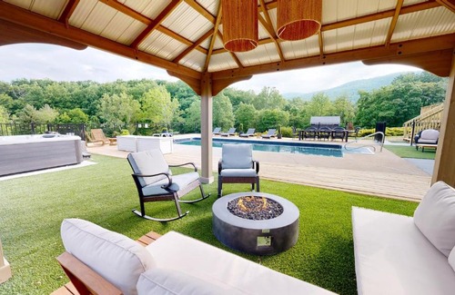 Afton House | Wine Country Modern Farmhouse on 10 Acres and Pool