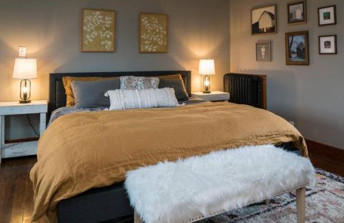 Benton Harbor House | Wine Country Oasis Charming Farmhouse 10 Acres