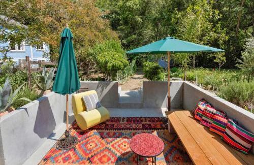 Guerneville House | Wine Country Retreat with Pool & Hot Tub - Dogs OK