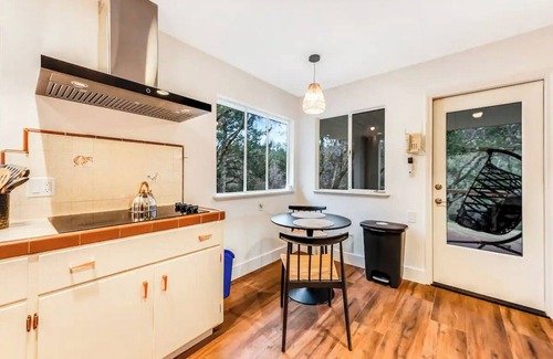 Santa Rosa House | Wine Country Retreat- Privacy-Spa/Pool/Games