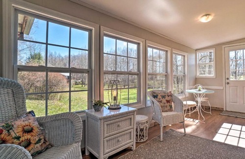 Dahlonega House | Wine Country Retreat with Fire Pit and Sunroom!